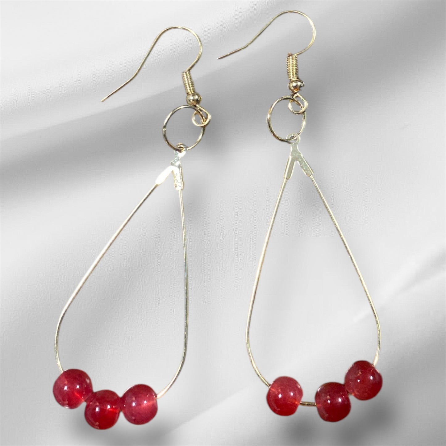 Teardrop hoop earrings
