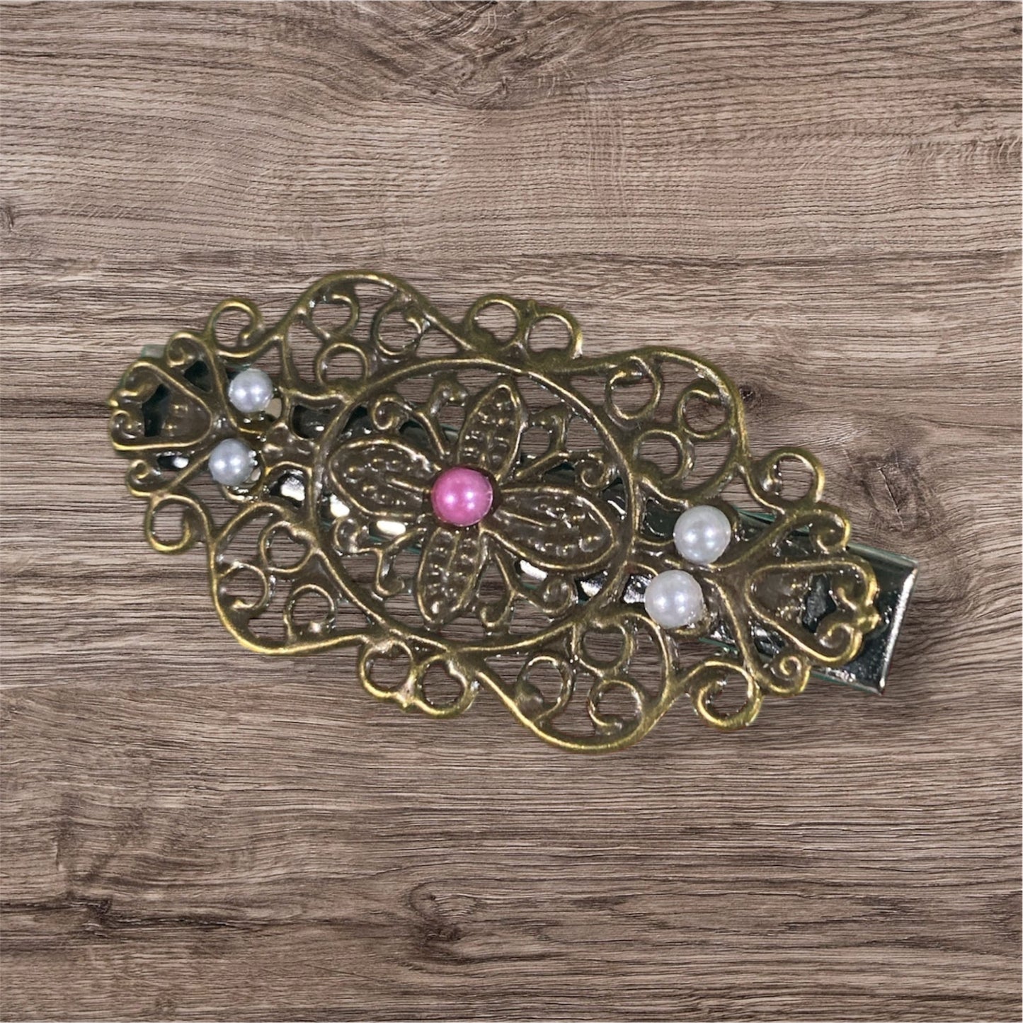Hair barrettes, and clips ￼