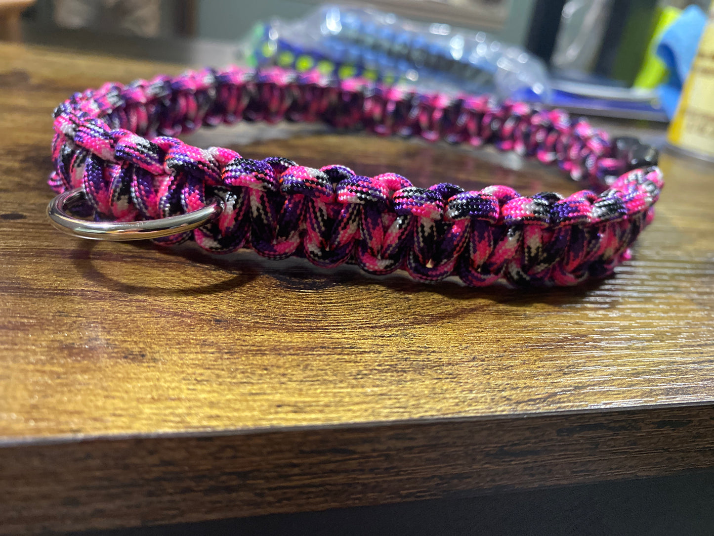Paracord dog collar