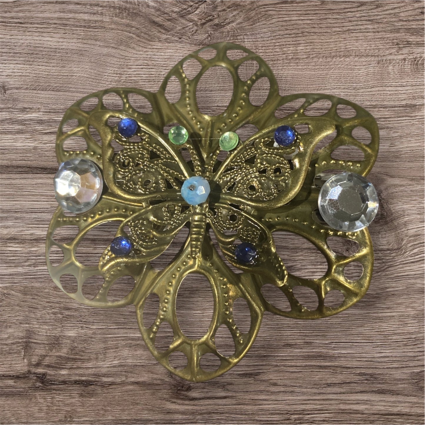 Hair barrettes, and clips ￼