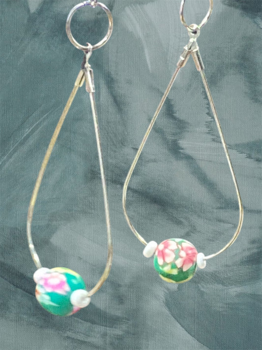 Teardrop loop earrings