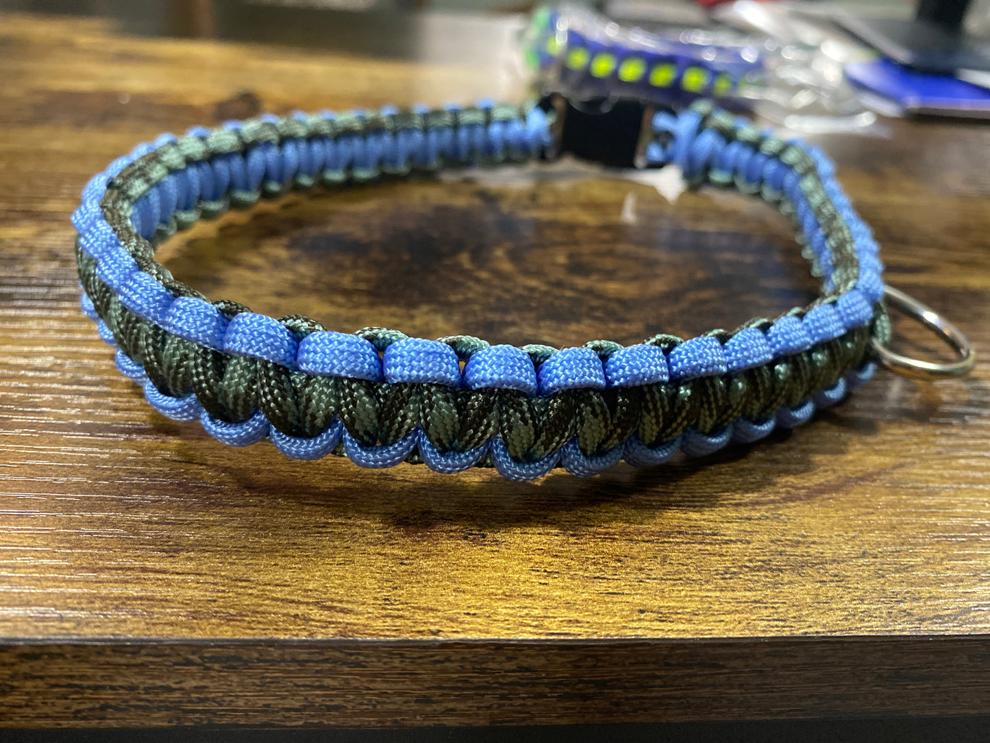 Paracord dog collar